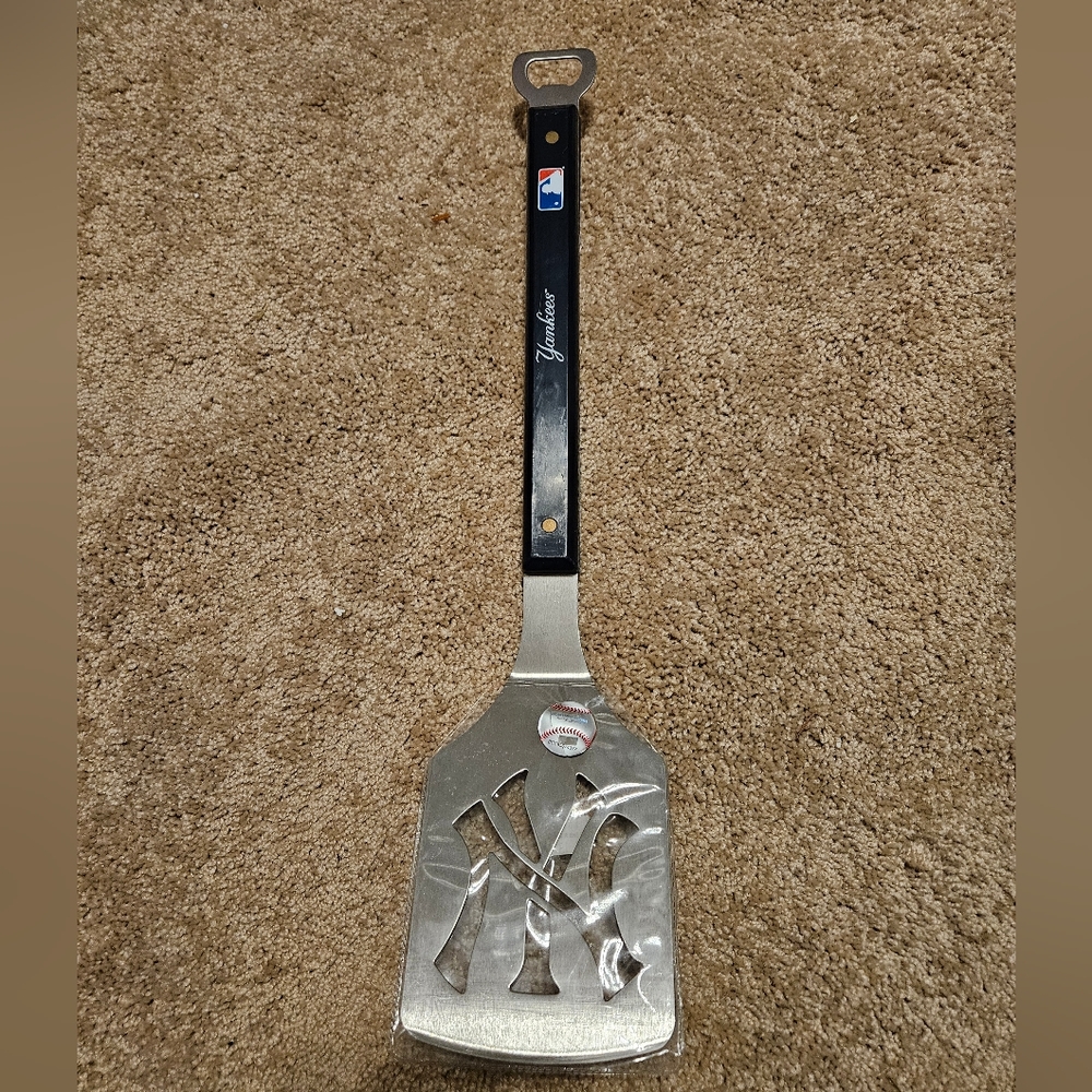 NEW MLB Yankees Sportula Grilling BBQ Spatula
